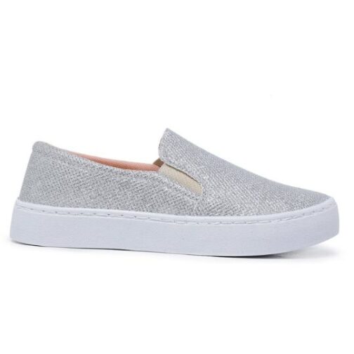 Tênis Slip On com detalhes em Glitter e solado antiderrapante