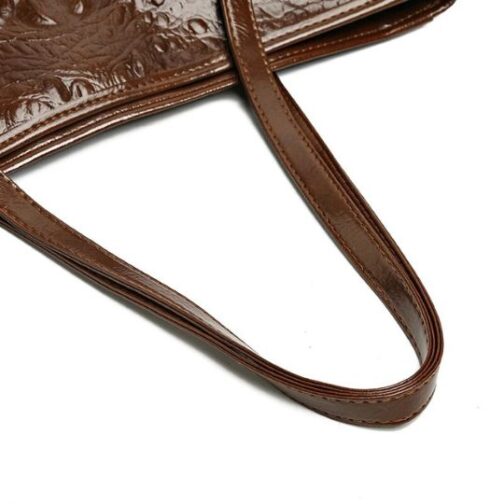Bolsa de ombro grande com estampa de jacaré