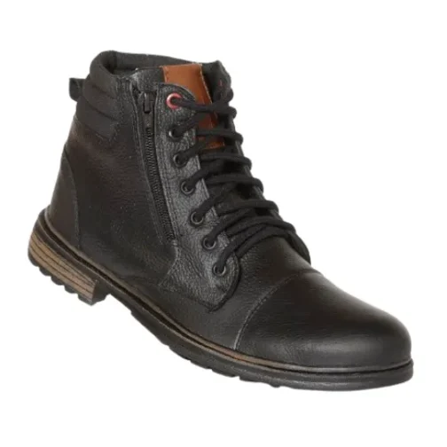 Bota Thunder em couro com solado antiderrapante