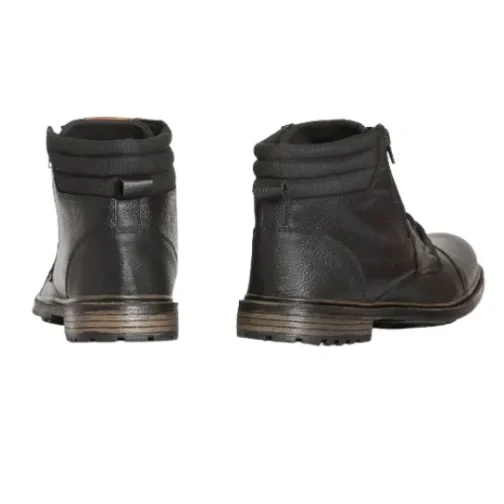 Bota Thunder em couro com solado antiderrapante
