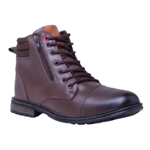 Bota Thunder em couro com solado antiderrapante